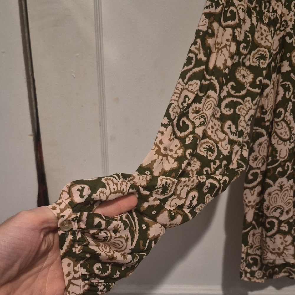 Small Floral Green and Light Pink Women's Top - Picture 4 of 6